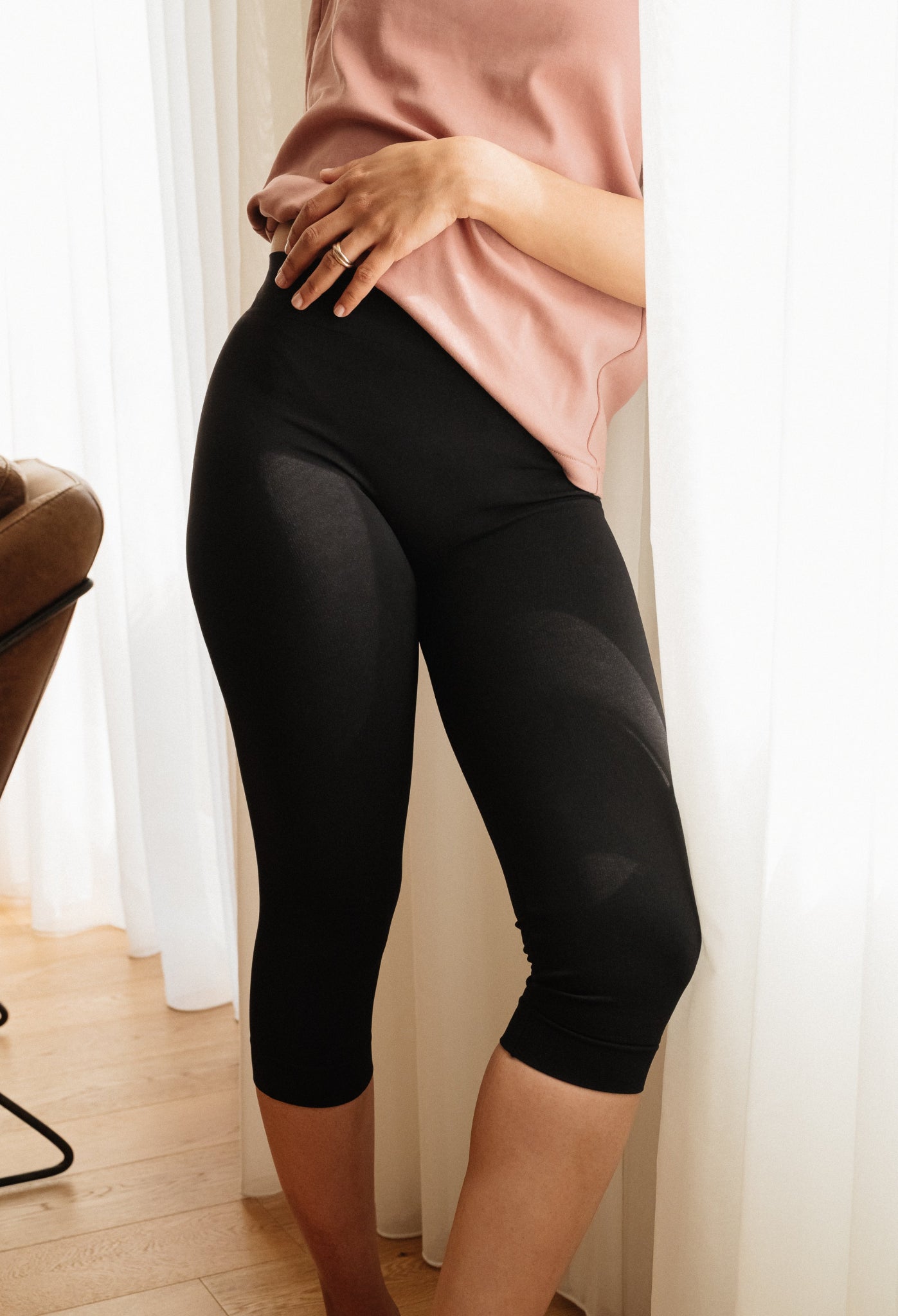 Le Chillout - Legging Crop Noir - SkinBloom - Soje