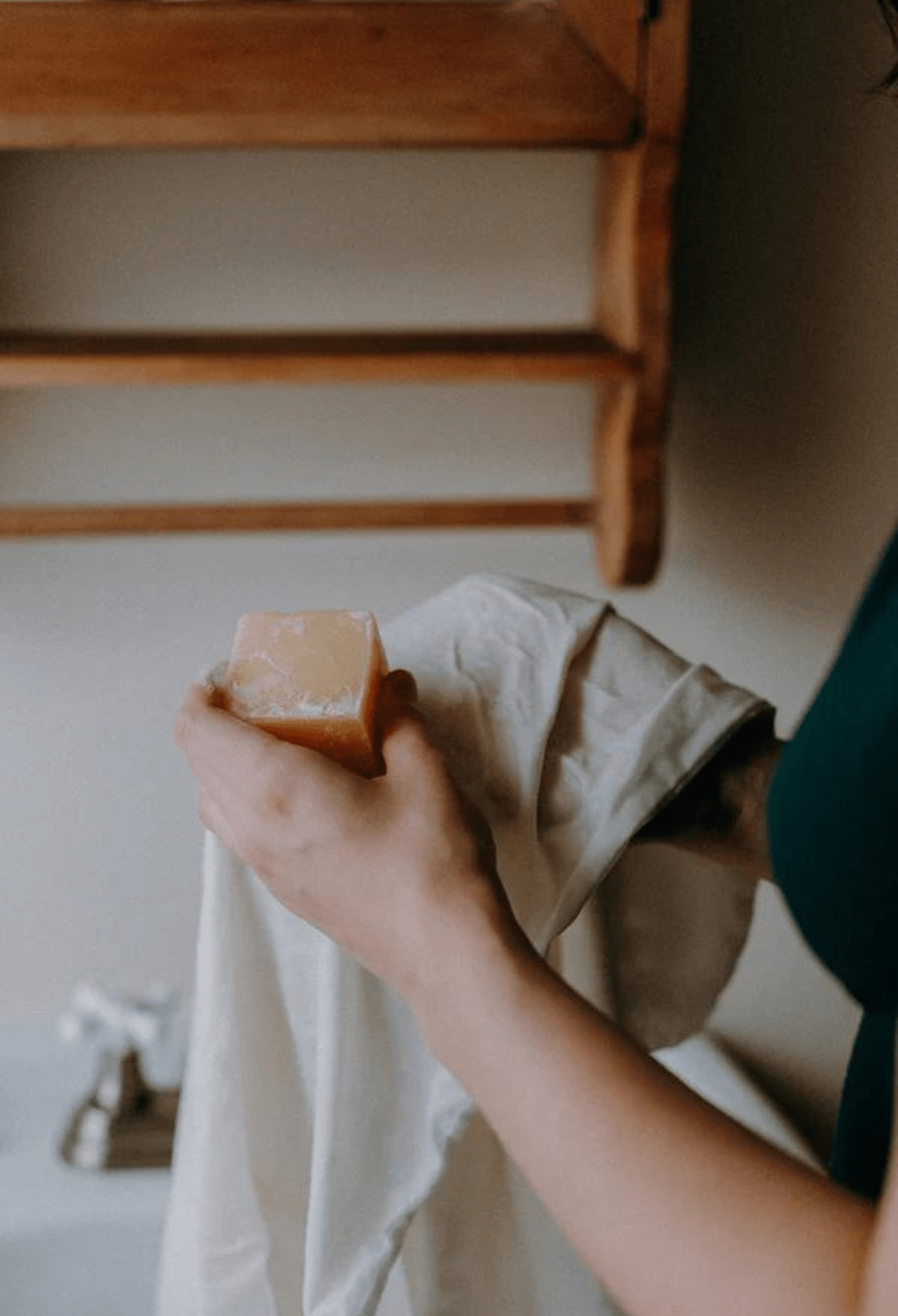 Barre Coco Lin - Savon Naturel détachant pour Culottes Menstruelles - Soje