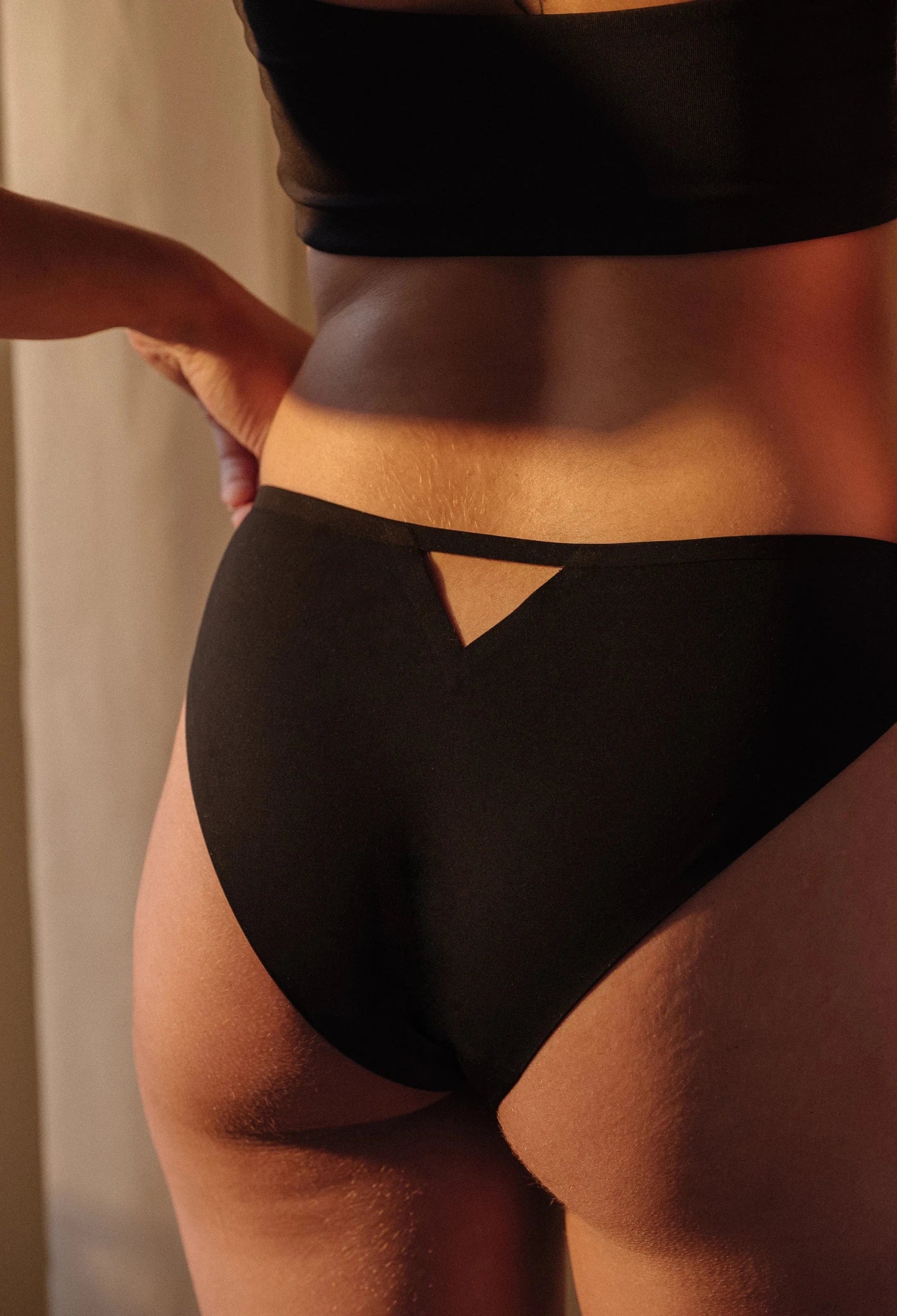 La Groovy - Culotte Menstruel Anti - Fuite - Gamme Invisible - Noir - Soje